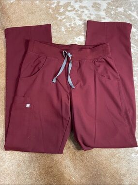 Figs Women’s Cade Drawstring Scrub Pants - Burgundy